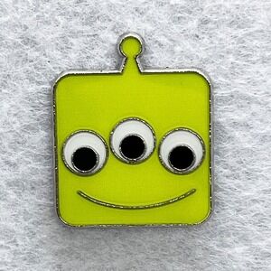 🔮‎ 5/$25 Disney Toy Story Little Green Men Alien Pin